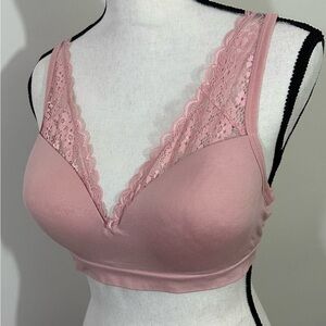 A&I  bra sz 8 bra in a beautiful style. Done in a pretty rose shade